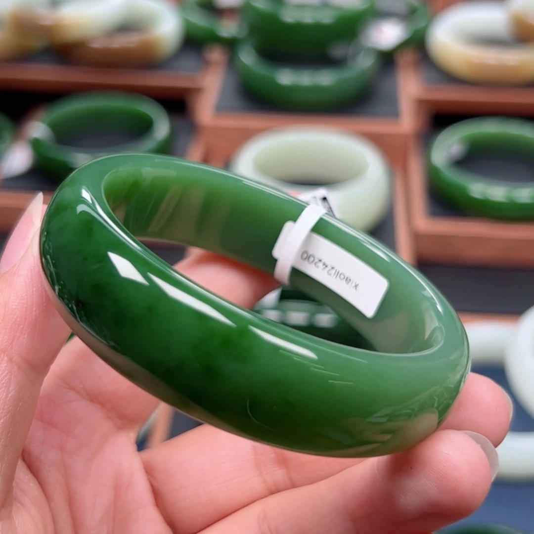 未镶嵌手镯和田玉（碧玉）