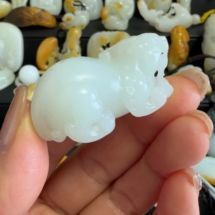 和田玉颈饰未镶嵌