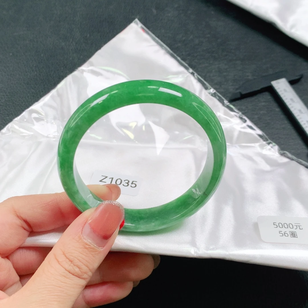 翡翠未镶嵌手镯 03