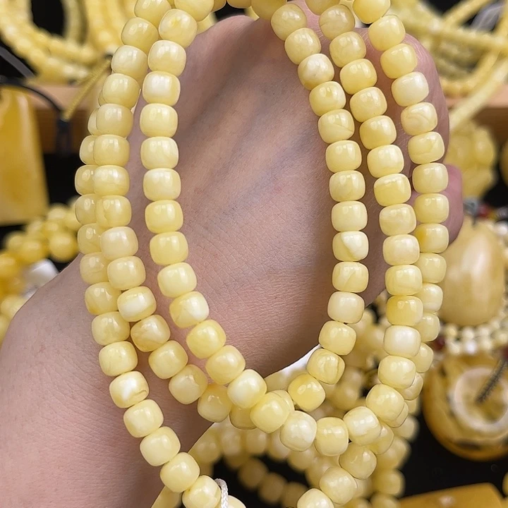 琥珀未镶嵌颈饰琥珀