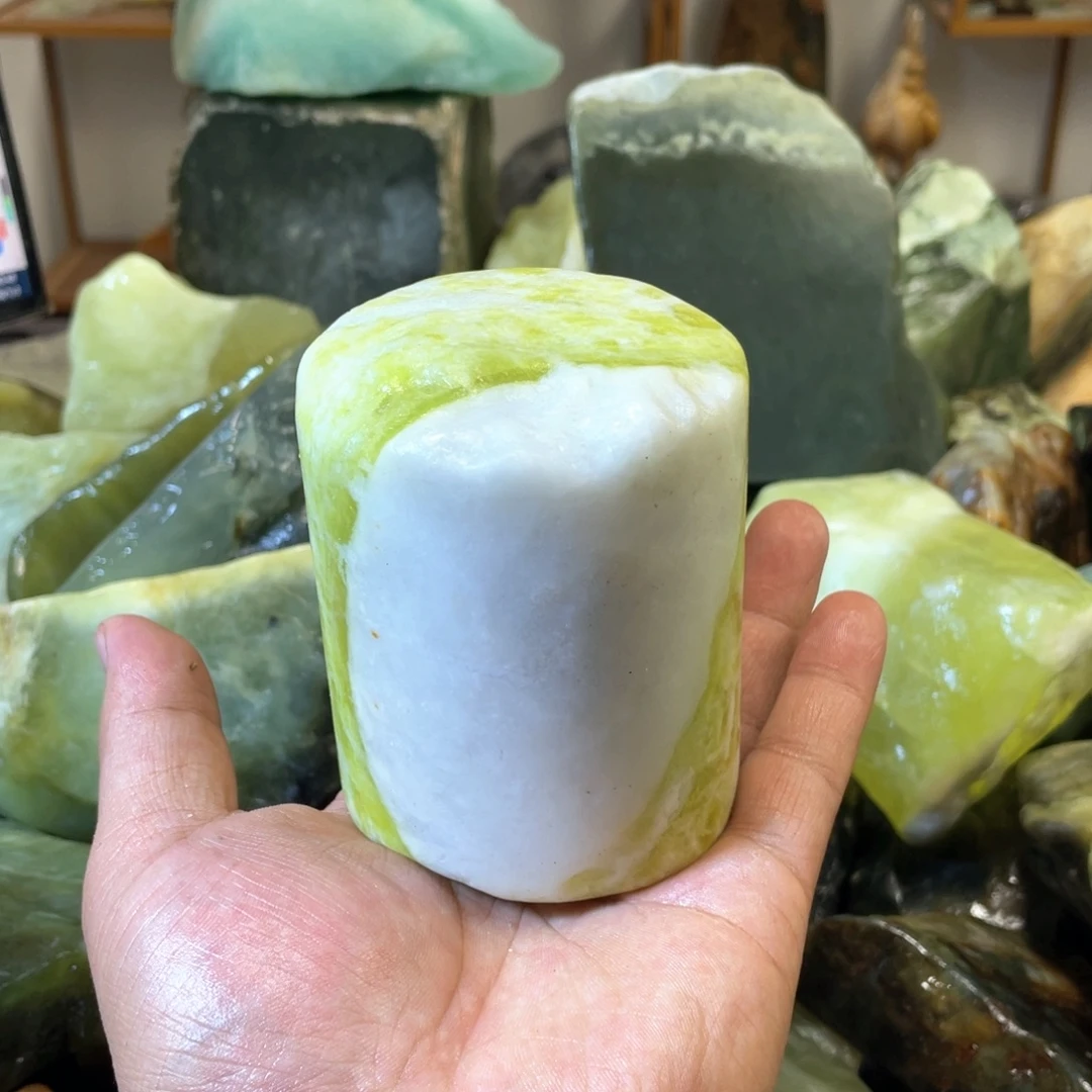 蛇纹石玉未镶嵌中国四大名玉简易