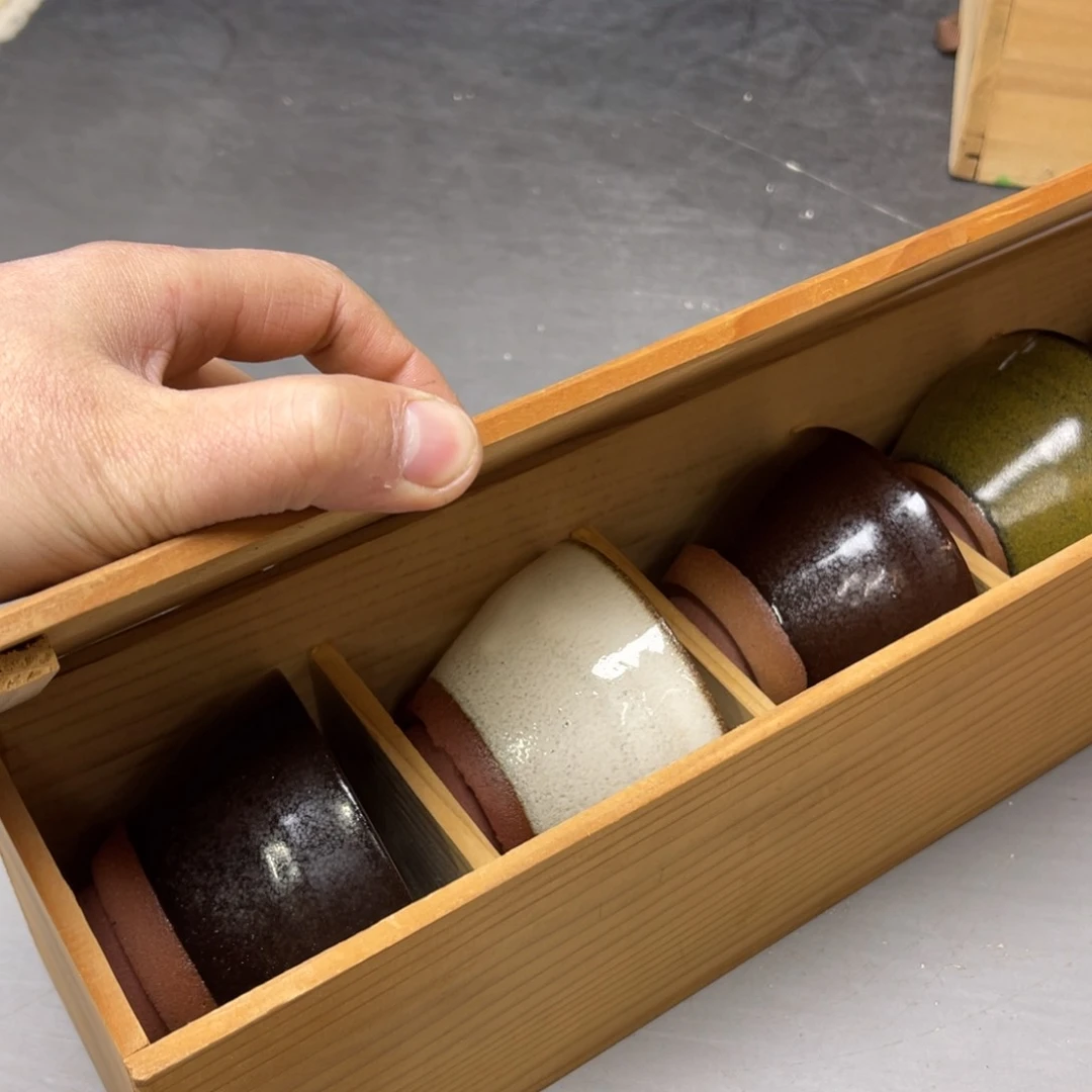 瓷片霸*龙密密麻麻地铺满一层