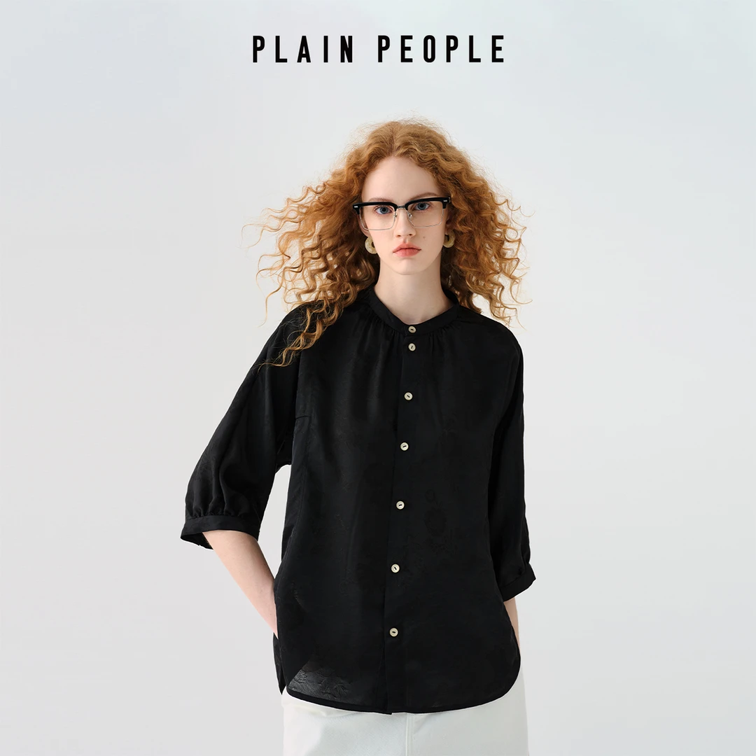 PLAIN PEOPLE锦醋提花圆领金属扣弧形下摆黑色上衣DB0601D21