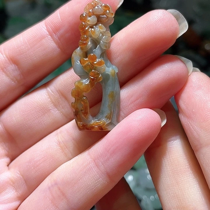 颈饰未镶嵌翡翠天