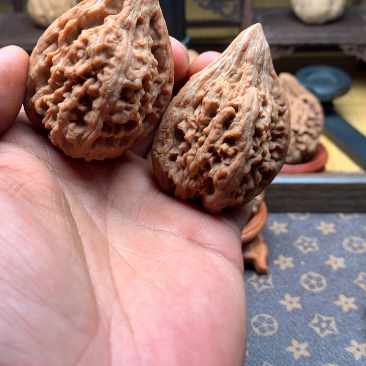 冰***式吊坠桃核大姑石好看
