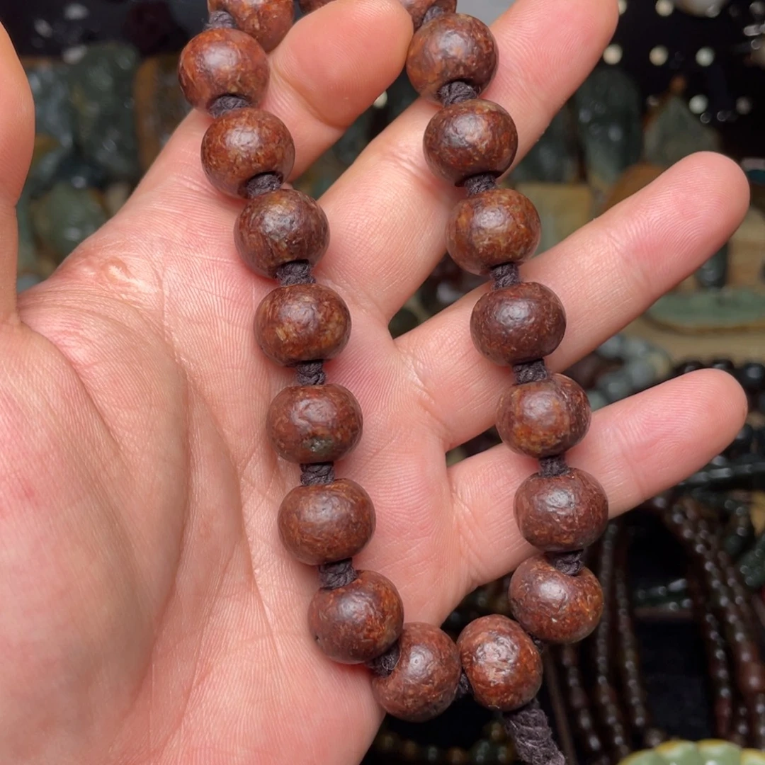 岫岩河磨玉（透闪石质玉）未镶嵌颈饰15×12手持