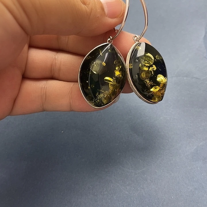 琥珀未镶嵌裸石耳坠