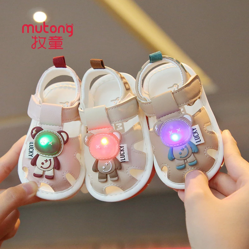 牧童【断码】夏季宝宝学步鞋婴儿软底凉鞋儿童叫叫鞋男女婴儿亮灯鞋