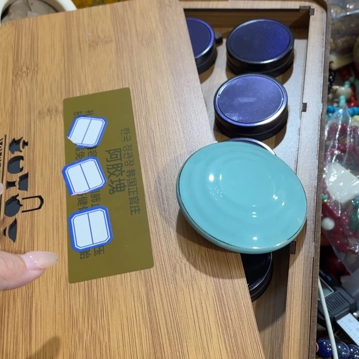 盖碗茶色的小姐姐们都是在