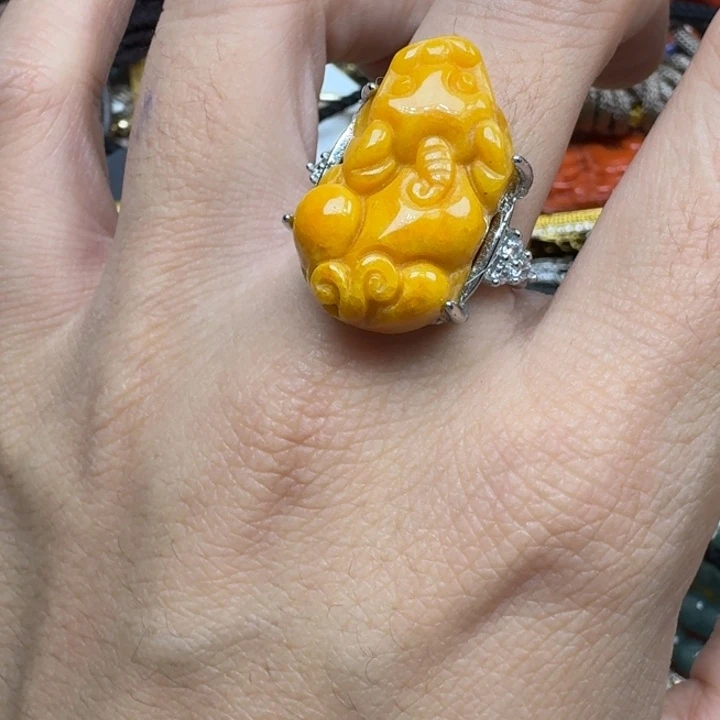 翡翠9K金镶嵌颈饰翡翠