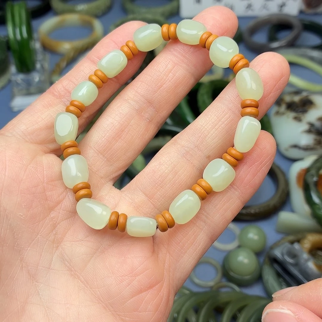 和田玉未镶嵌手链山料