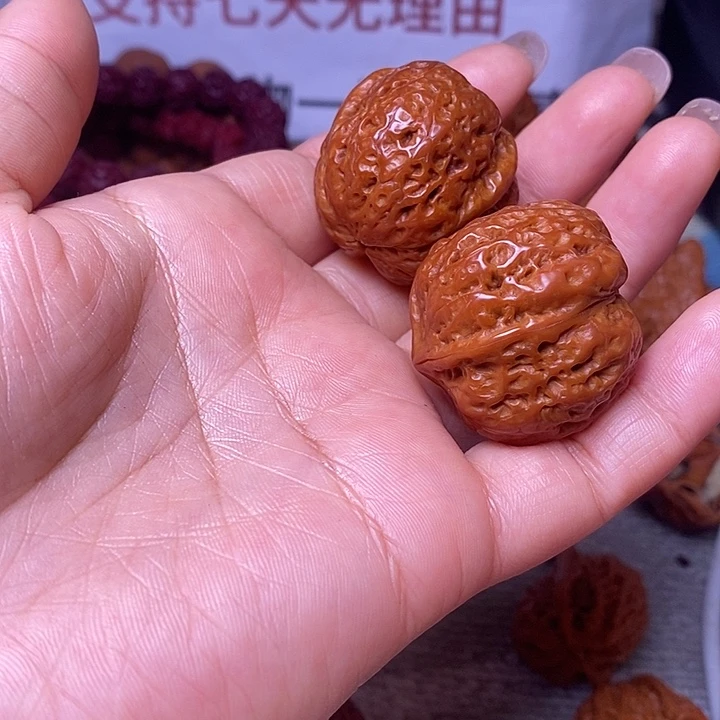 王***寸文玩核桃吊坠