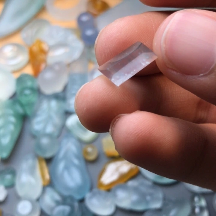 定制翡翠未镶嵌L**I挂件