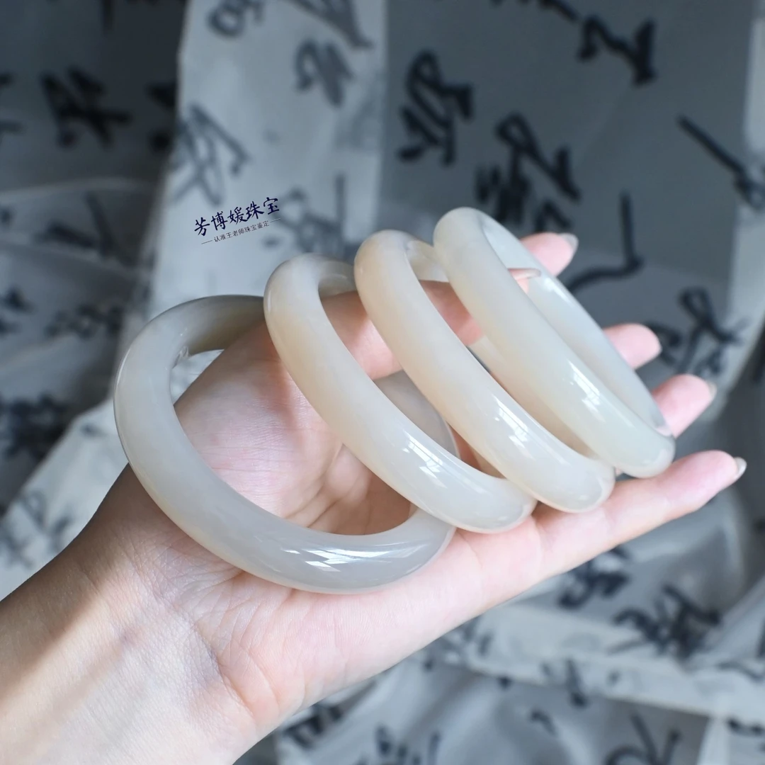 Y0371天然和田玉野牛沟老料藕粉手镯 精美福镯 多样性发其一时尚