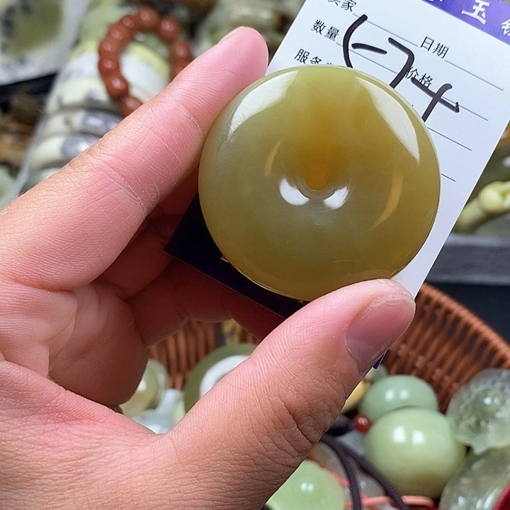 未镶嵌蛇纹石玉颈饰