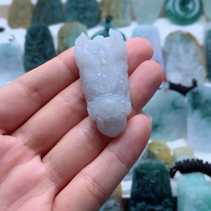 定制翡翠未镶嵌龙头