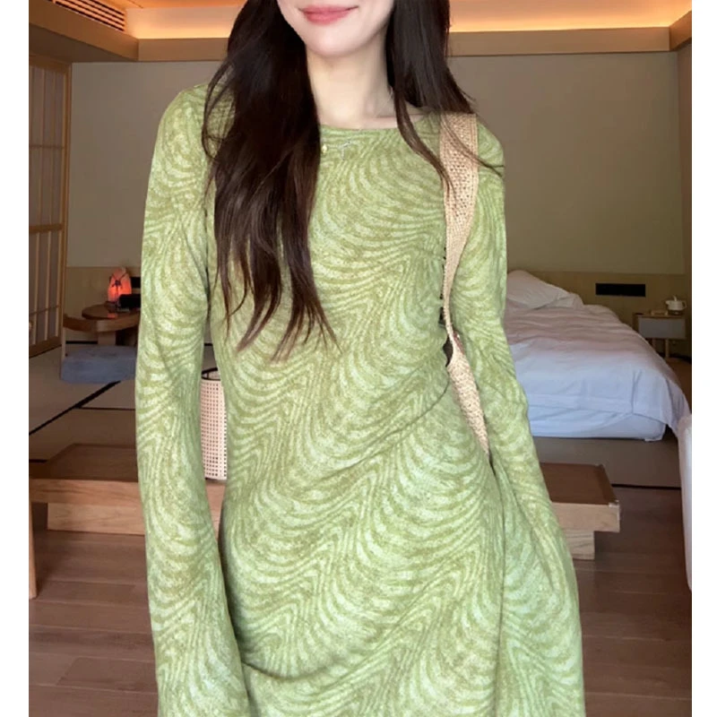 芝芝【绿野诗行】夏季女法式复古气质印花显瘦修身长袖连衣裙2025