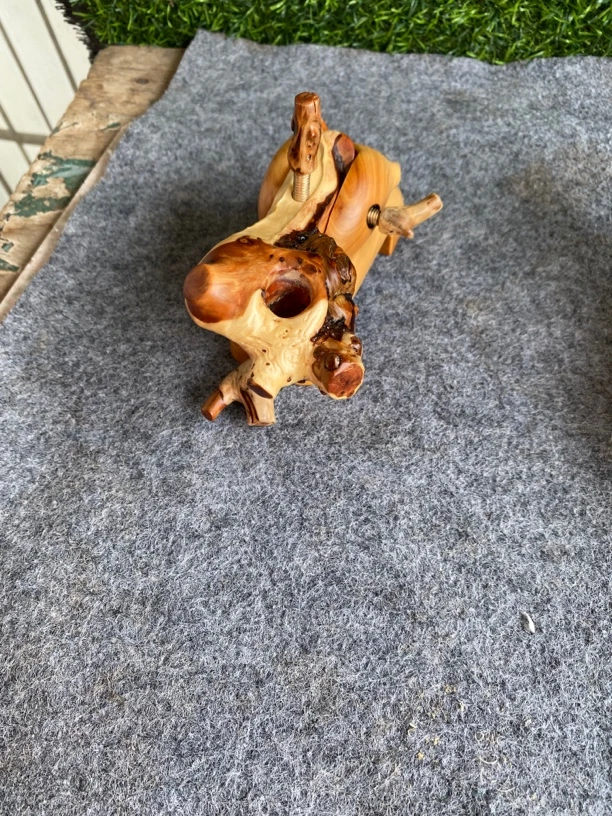 黑拉渔具用品套装崖柏随型玉置万力，造型独特，纹理飘逸，