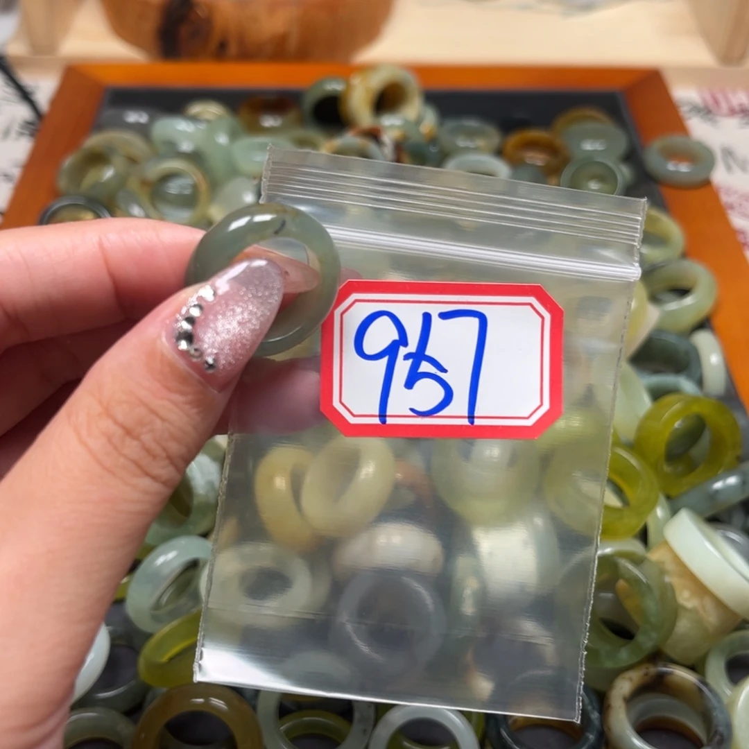 芋***头蛇纹石玉未镶嵌珠宝奇石