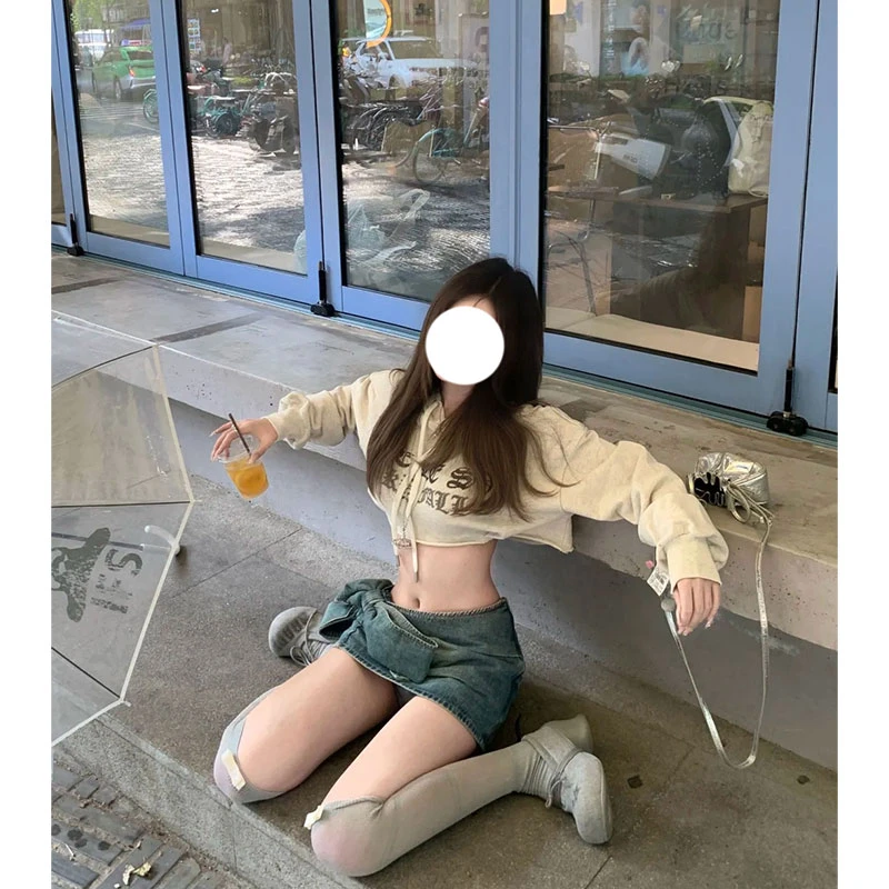 2025秋季新款ins辣妹纯欲风毛边短款连帽卫衣女+绑带低腰牛仔短裙