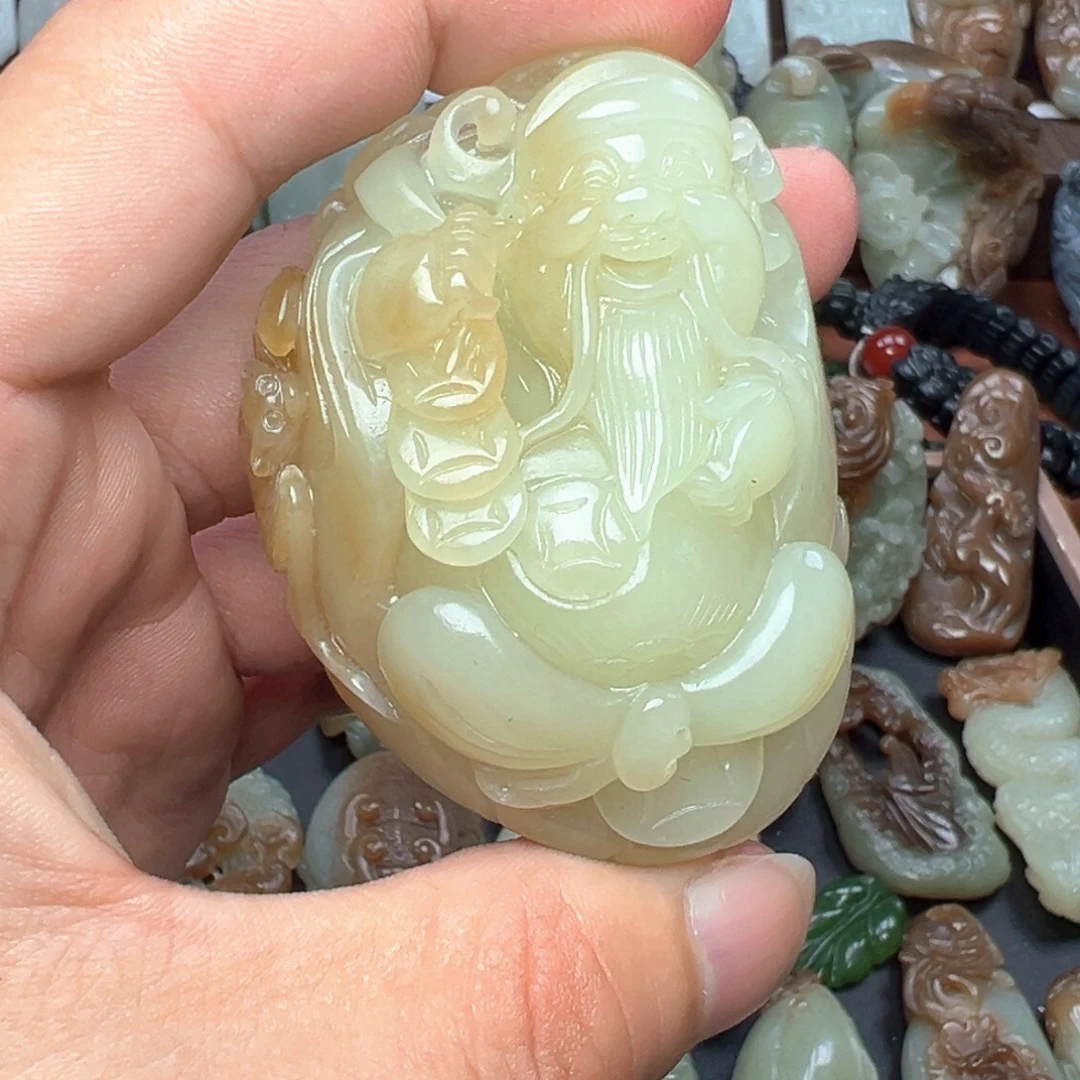 和田玉未镶嵌把件