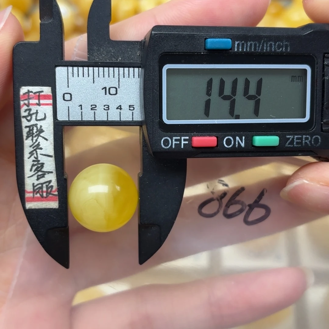 未镶嵌蜜蜡裸石蜜蜡