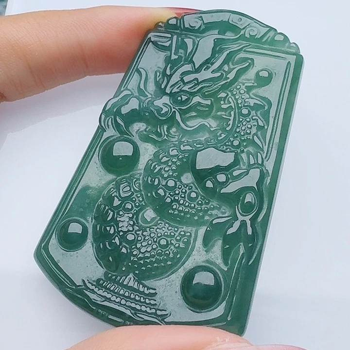 翡翠未镶嵌颈饰多样性发其一