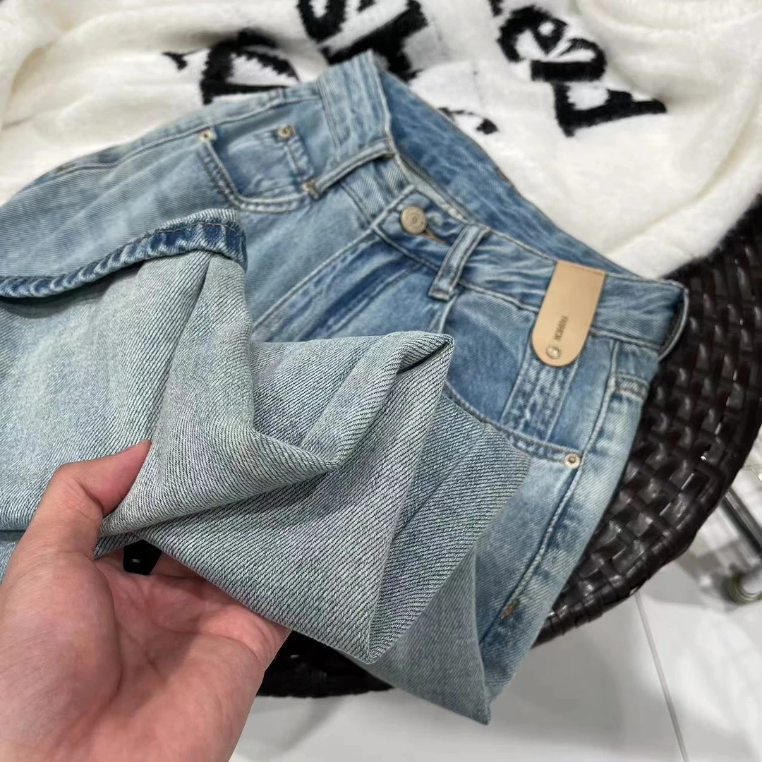 W00704新款直筒牛仔裤气质拖地长裤（扣眼已开裤脚挽起介意勿拍）