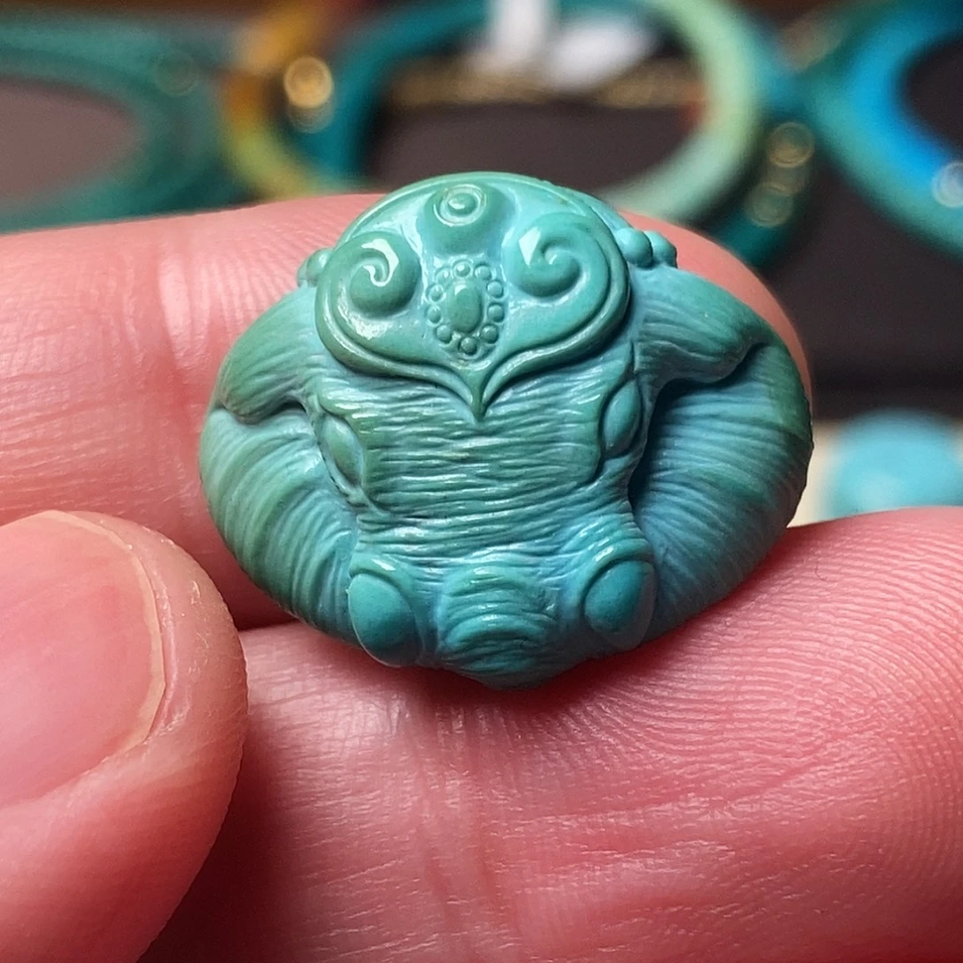 绿松石未镶嵌颈饰