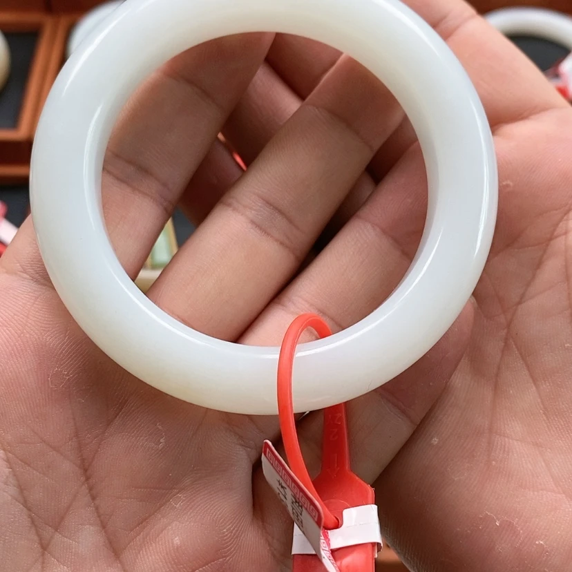 【闪购商品】未镶嵌手镯和田玉