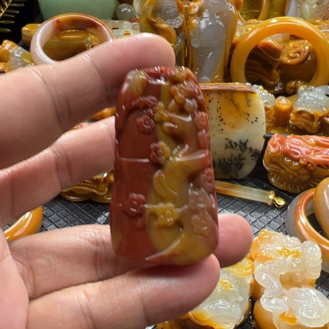 石英质玉未镶嵌颈饰