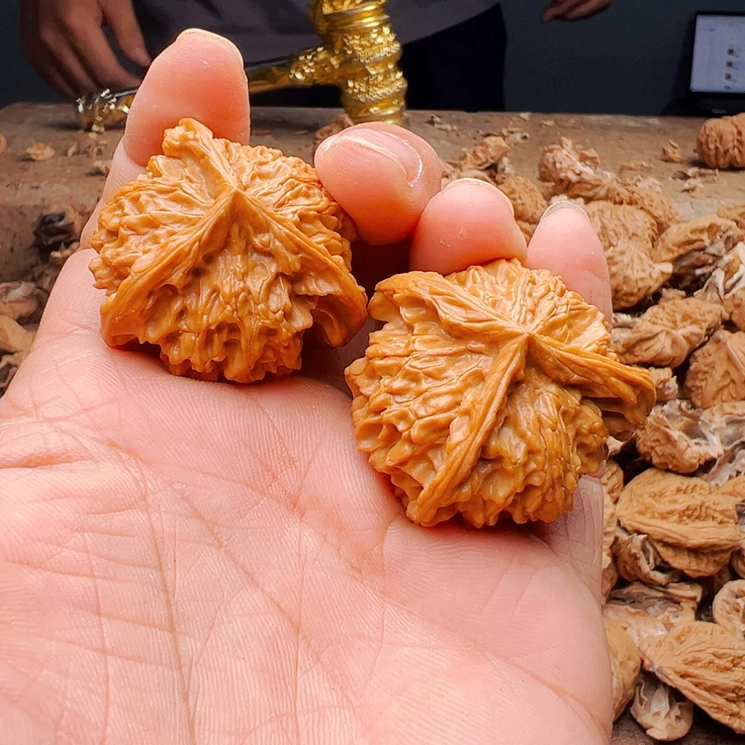 有***大吊坠桃核40全品盘山三棱