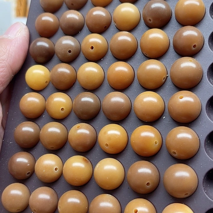 白玉菩提吊坠微瑕13风化圆珠60颗