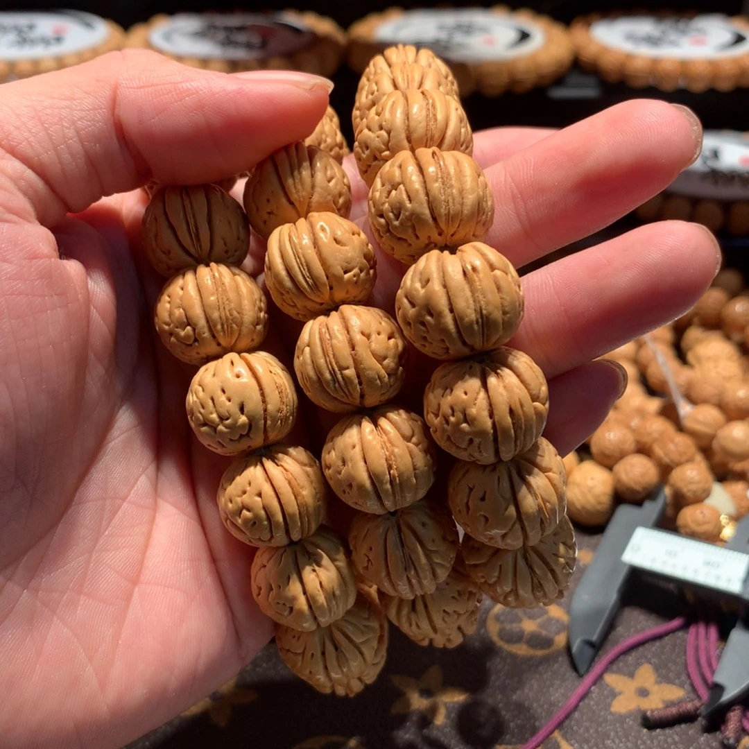 精品桃核野生手串