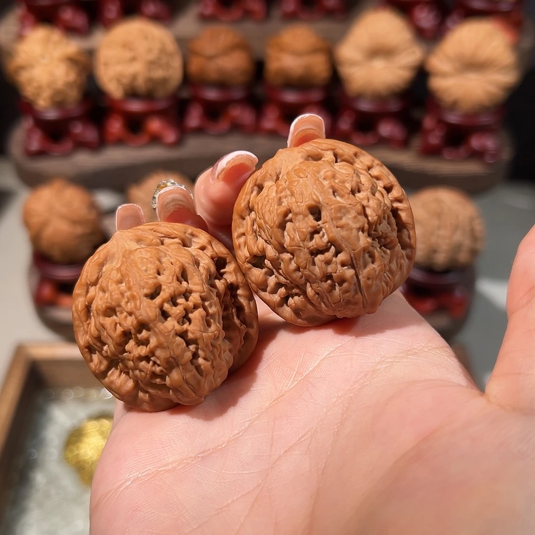 文玩核桃把件原树全品莲花