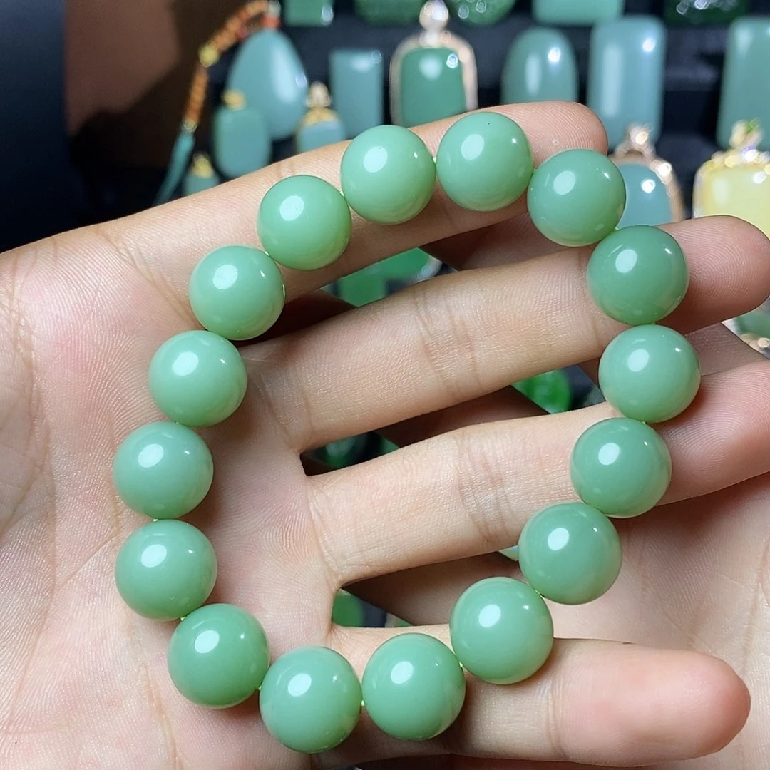 吊坠(不含链)未镶嵌和田玉（碧玉）似**懂