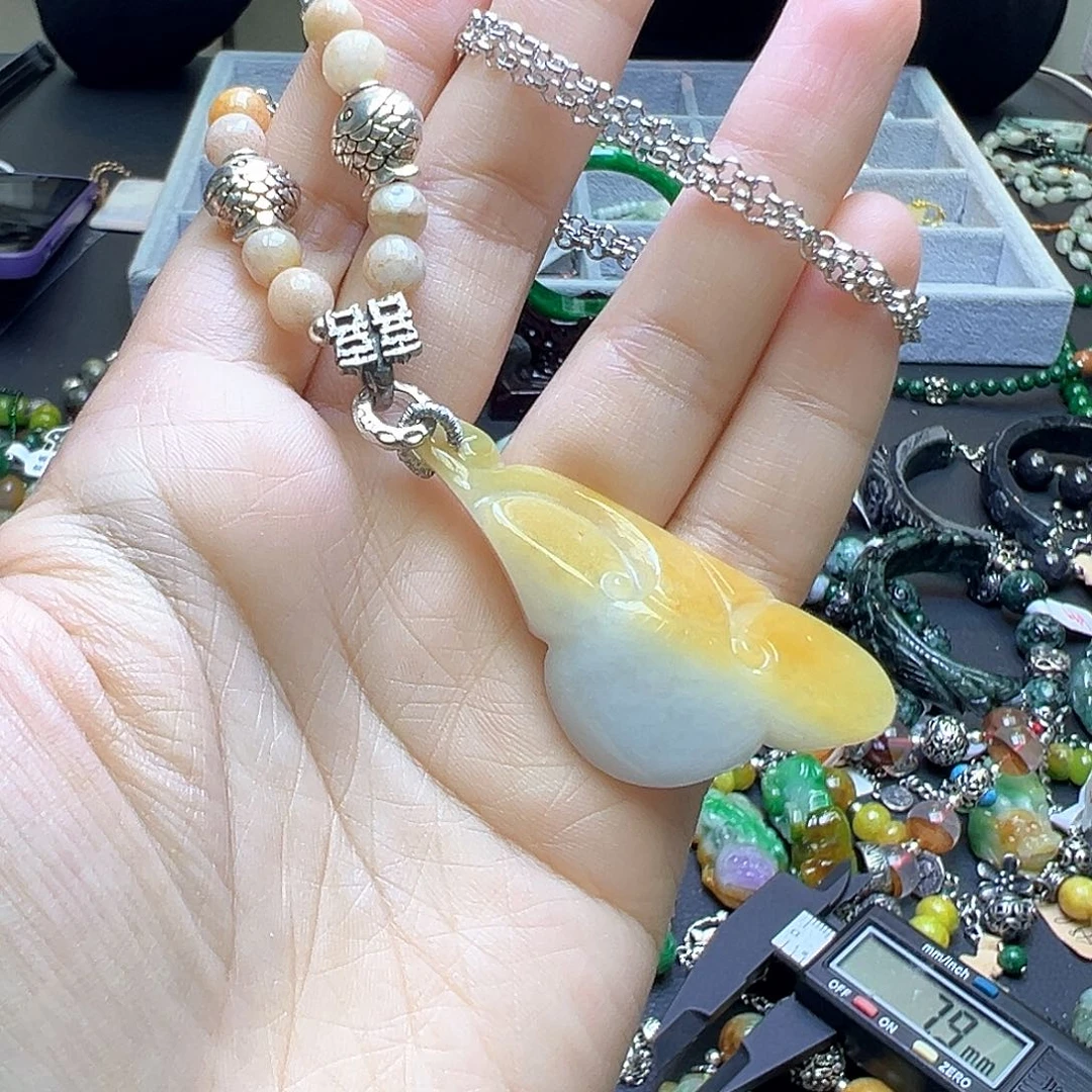 翡翠未镶嵌颈饰99