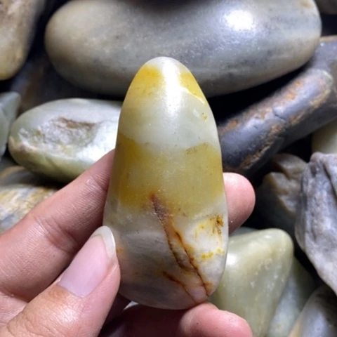 未镶嵌和田玉（糖玉）挂件