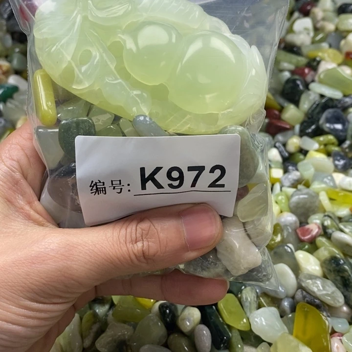 蛇纹石玉鱼缸石未镶嵌