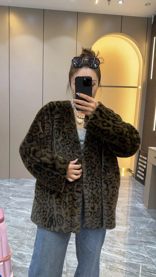 2025新款古早豹纹-ins风高级灵动感中长款冬季宽松毛毛外套秋冬