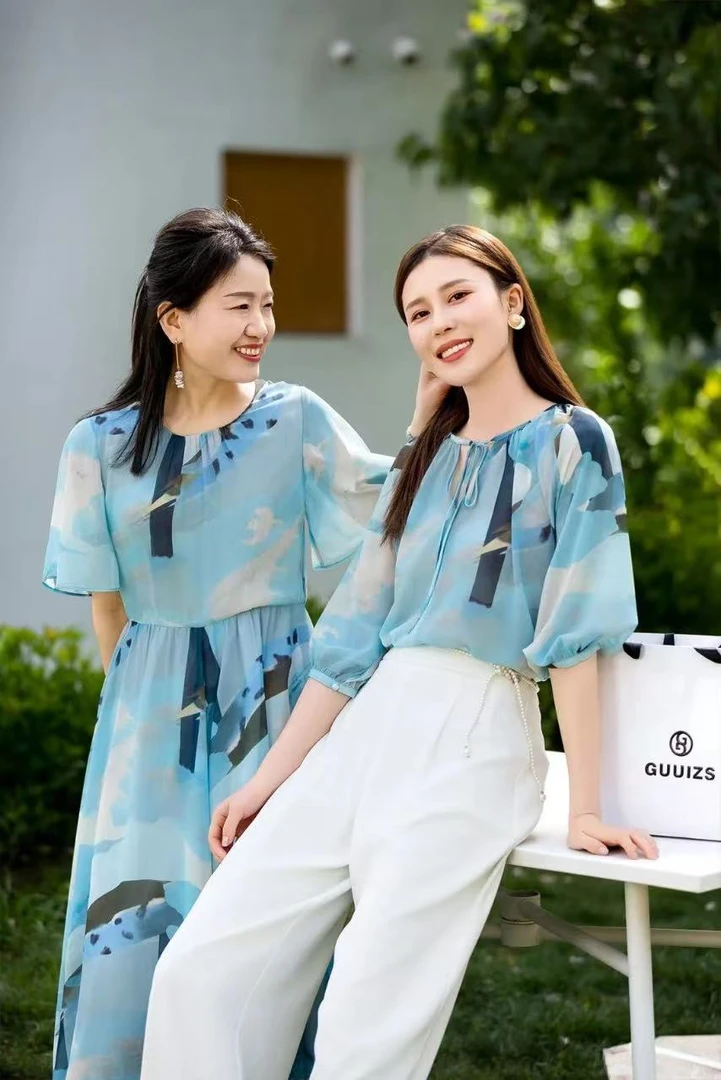 夏夏高端女装8折