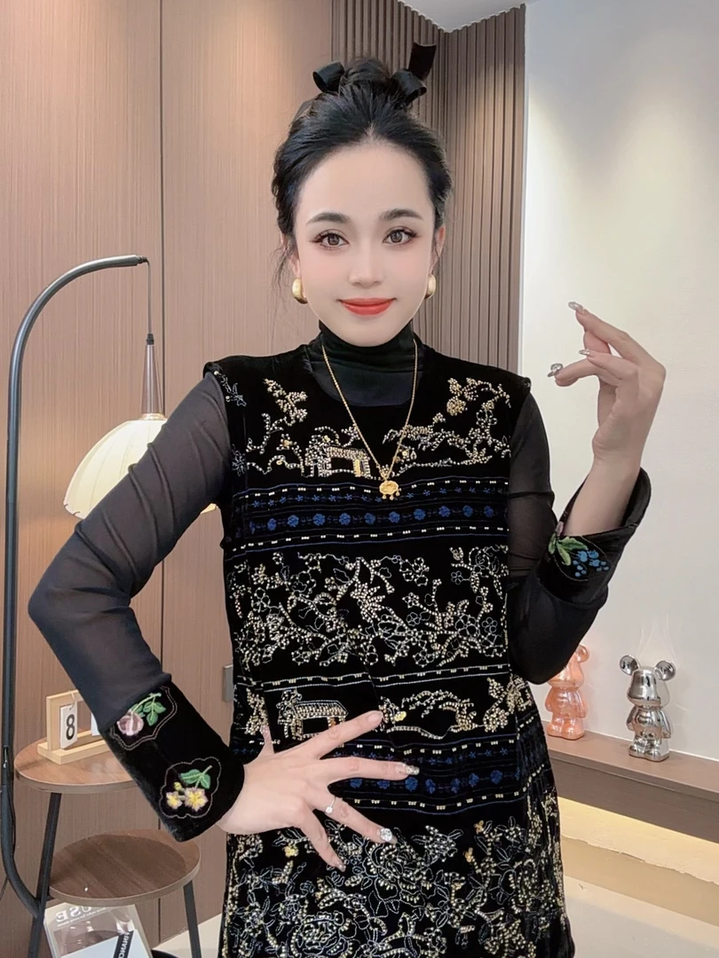 痞帅炸街风女装圆领刺绣重工钉珠新中式无袖马甲减龄气质百搭2515