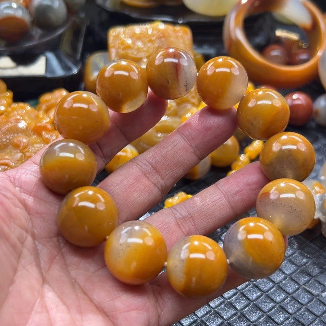 石英质玉未镶嵌颈饰