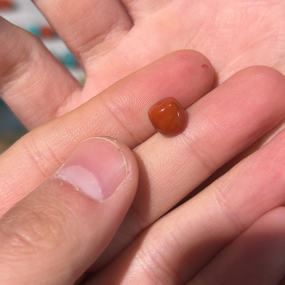 南红玛瑙配饰未镶嵌