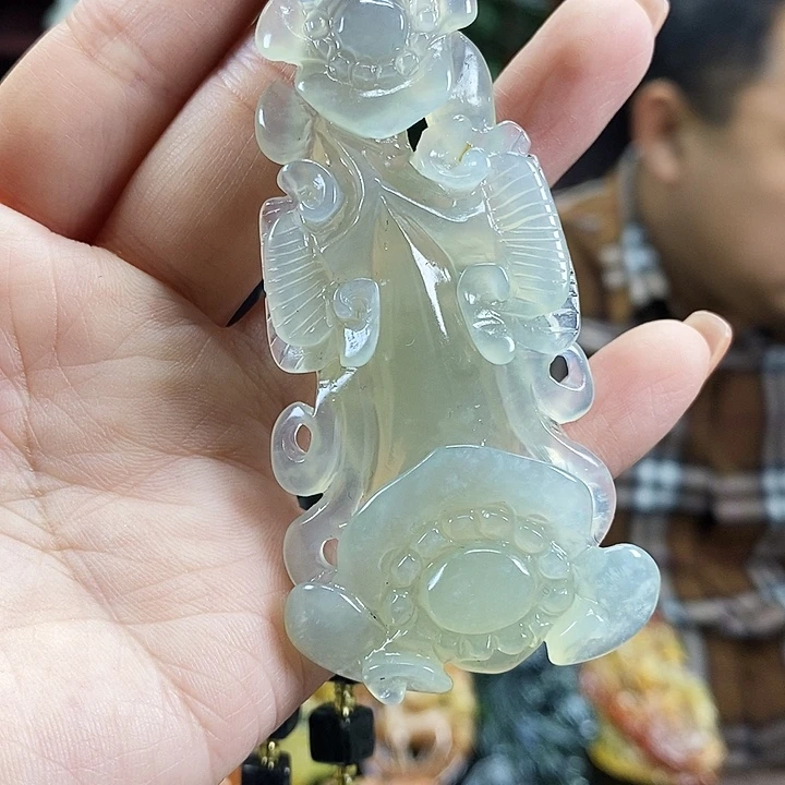 蛇纹石玉未镶嵌吊坠