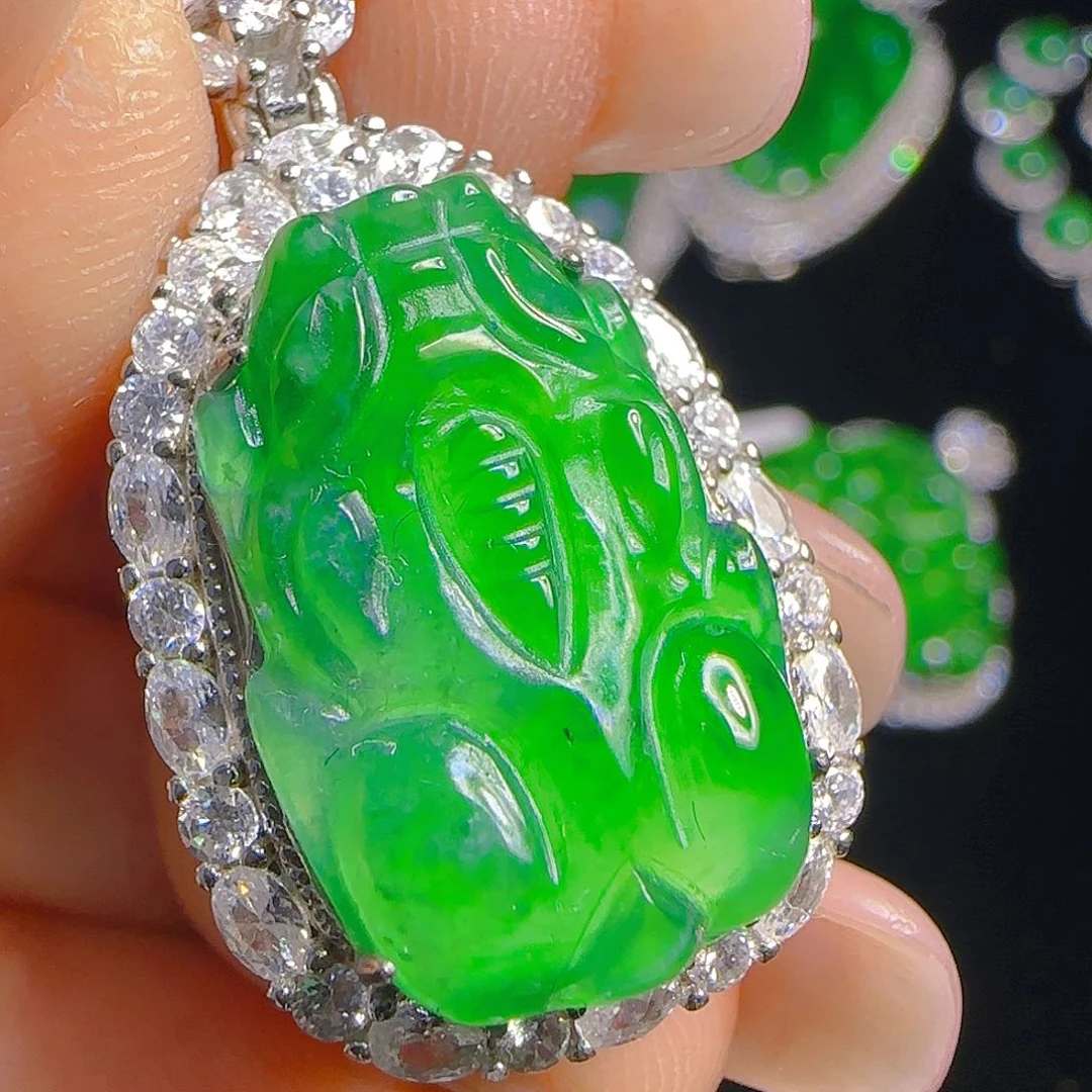 翡翠吊坠(赠链)银S925镶嵌