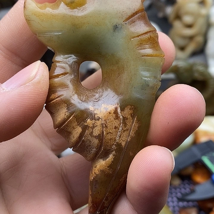 未镶嵌蛇纹石玉颈饰