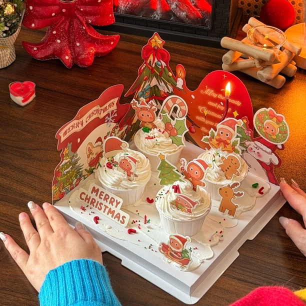 抱抱酱原创版权星星人圣诞姜饼人圣诞老人圣诞树蛋糕装饰摆件围边