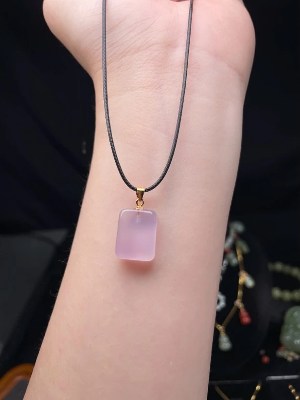 天然玛瑙浅烟紫小平安无事牌