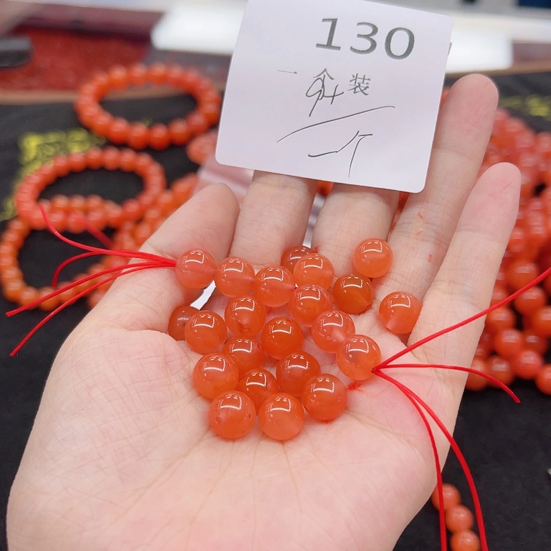 南红玛瑙未镶嵌珠宝半成品130 。